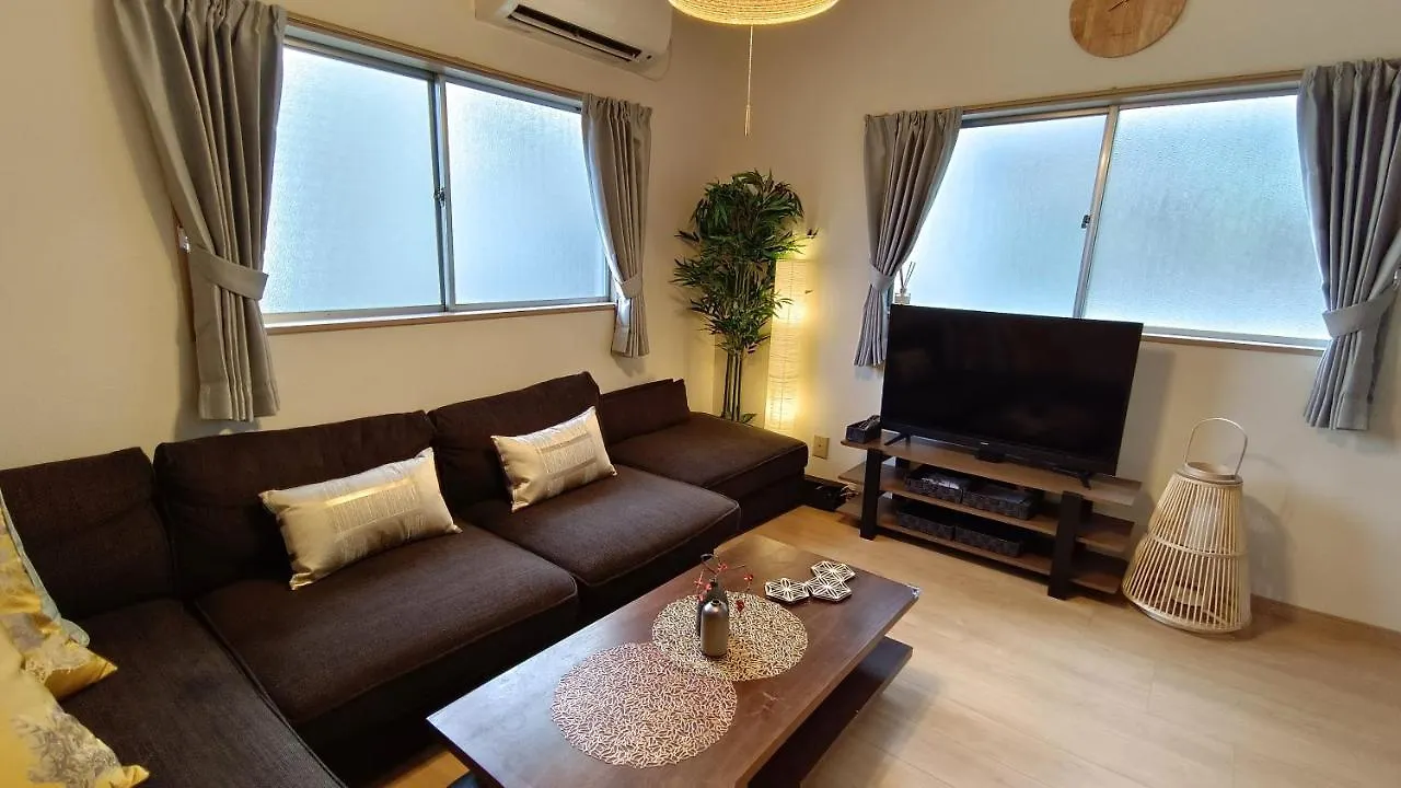 Dom wakacyjny Tsukiyume Kan - House With Parking, 10Mins To Usj, Tennoji, Namba Osaka