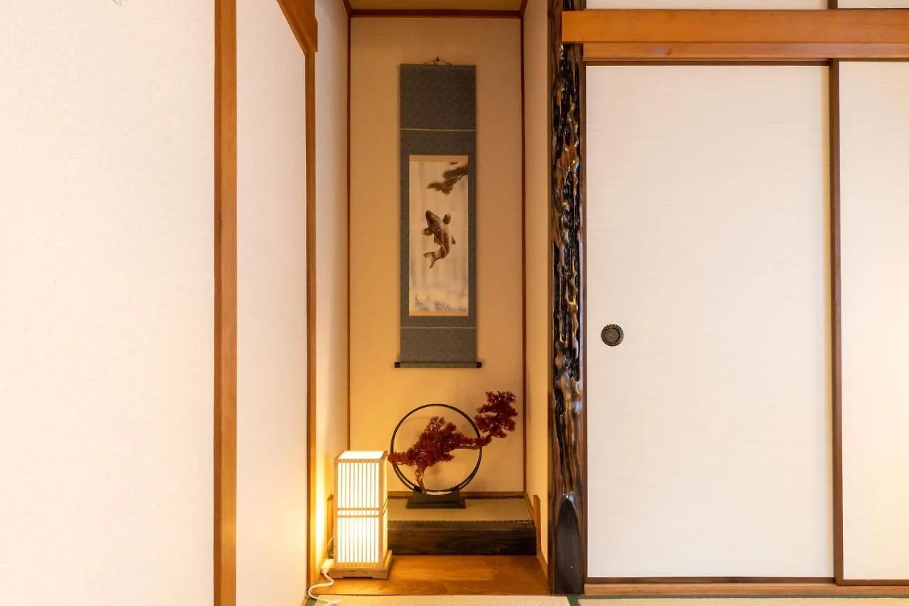 Dom wakacyjny Tsukiyume Kan - House With Parking, 10Mins To Usj, Tennoji, Namba Osaka Japonia
